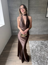 Cargar imagen en el visor de la galería, Nougat - Vestido largo satinado chocolate