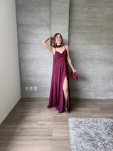 Cargar imagen en el visor de la galería, Gabrielle - Vestido largo vino