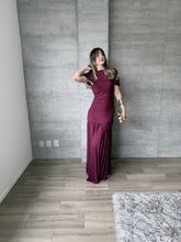 Cargar imagen en el visor de la galería, Sotillo - Vestido largo de mesh ciruela