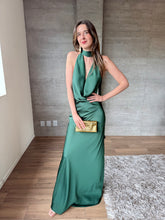 Cargar imagen en el visor de la galería, Piera - Vestido largo satinado verde