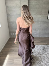 Cargar imagen en el visor de la galería, Brunate - Vestido largo strapless chocolate
