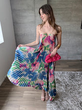 Cargar imagen en el visor de la galería, Maretta - Vestido largo plisado azul multicolor