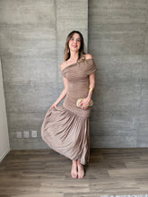 Cargar imagen en el visor de la galería, Kaela - Vestido midi color mocha