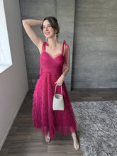 Cargar imagen en el visor de la galería, Lena - Vestido de tul midi color frambuesa