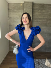 Cargar imagen en el visor de la galería, Marissa - Vestido largo con olanes en hombros azul