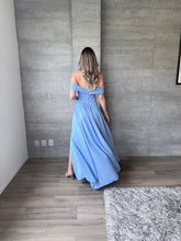 Cargar imagen en el visor de la galería, Morello - Vestido largo azul
