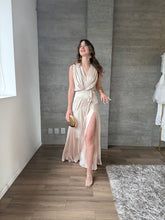 Cargar imagen en el visor de la galería, Nebula - Vestido largo satinado sin mangas champagne