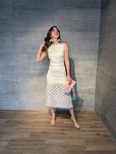 Cargar imagen en el visor de la galería, Praline - Vestido midi crochet blanco