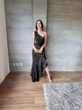 Cargar imagen en el visor de la galería, Galatea - Vestido asimétrico satinado negro