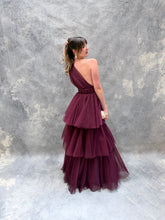 Cargar imagen en el visor de la galería, Sapphira - Vestido largo de tul color ciruela