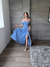 Cargar imagen en el visor de la galería, Morello - Vestido largo azul