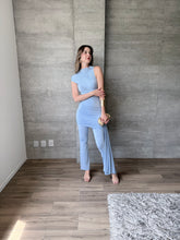 Cargar imagen en el visor de la galería, Coralia - Set de vestido y pantalón color azul cielo