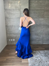 Cargar imagen en el visor de la galería, Manuela - Vestido azul largo con olanes