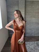 Cargar imagen en el visor de la galería, Jimena - Vestido largo de tul color terracota