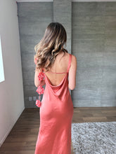 Cargar imagen en el visor de la galería, Francesca - Vestido largo satinado rosa
