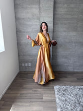 Cargar imagen en el visor de la galería, Jericó - Kaftan satinado dorado