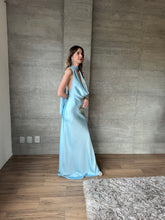 Cargar imagen en el visor de la galería, Piera - Vestido satinado azul celeste