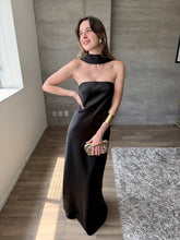 Cargar imagen en el visor de la galería, Zita - Vestido largo de satín negro