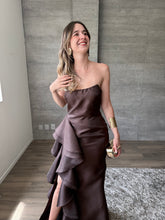 Cargar imagen en el visor de la galería, Brunate - Vestido largo strapless chocolate