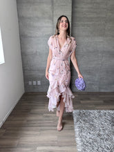 Cargar imagen en el visor de la galería, Cassis - Vestido midi floral rosa