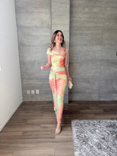 Cargar imagen en el visor de la galería, Yuzu - Vestido largo de mesh amarillo floral