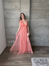 Cargar imagen en el visor de la galería, Jimena - Vestido largo de tul coral