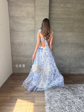 Cargar imagen en el visor de la galería, Ariana - Vestido tul azul estampado floral