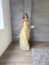 Cargar imagen en el visor de la galería, Carol - Vestido largo amarillo