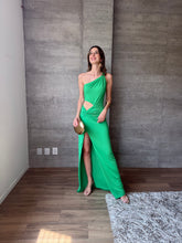 Cargar imagen en el visor de la galería, Kyle - Vestido largo cut out verde