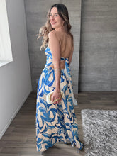 Cargar imagen en el visor de la galería, Azzuro - Jumpsuit satinado strapless azul con blanco