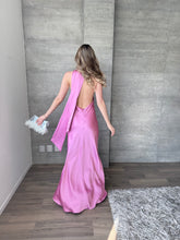 Cargar imagen en el visor de la galería, Piera - Vestido largo satinado orquidea