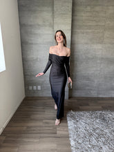 Cargar imagen en el visor de la galería, Colette - Vestido largo con mangas negro