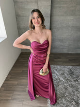 Cargar imagen en el visor de la galería, Milana - Vestido largo strapless ciruela