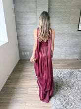 Cargar imagen en el visor de la galería, Carol - Vestido largo vino