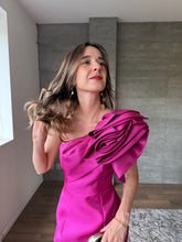 Cargar imagen en el visor de la galería, Cornelia - Vestido largo satinado rosa