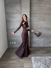 Cargar imagen en el visor de la galería, Simone - Vestido largo con manga chocolate
