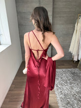 Cargar imagen en el visor de la galería, Perlaire - Vestido largo color vino