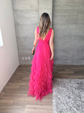 Cargar imagen en el visor de la galería, Bruma - Vestido largo tul fuchsia