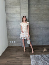 Cargar imagen en el visor de la galería, Nera - Vestido mini crochet nude