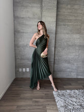 Cargar imagen en el visor de la galería, Nicola - Vestido midi plisado olivo