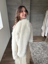 Cargar imagen en el visor de la galería, Nube - Torera de pelo crema