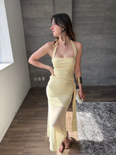 Cargar imagen en el visor de la galería, Tessa - Vestido midi de mesh amarillo