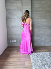 Cargar imagen en el visor de la galería, Fiorella - Vestido satinado rosa