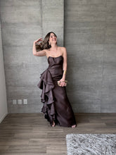 Cargar imagen en el visor de la galería, Brunate - Vestido largo strapless chocolate