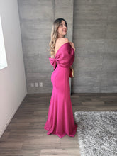Cargar imagen en el visor de la galería, Daphne - Vestido largo con moño en espalda rosa