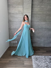 Cargar imagen en el visor de la galería, Peplum - Vestido largo plisado menta