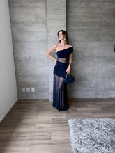 Cargar imagen en el visor de la galería, Nirvana - Vestido maxi mesh con brillo color azul marino