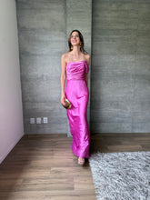 Cargar imagen en el visor de la galería, Fiorella - Vestido satinado rosa