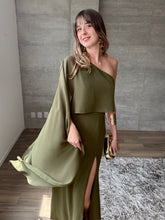 Cargar imagen en el visor de la galería, Máncora - Vestido largo con abertura en pierna olivo