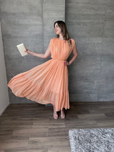 Cargar imagen en el visor de la galería, Milos - Vestido midi naranja